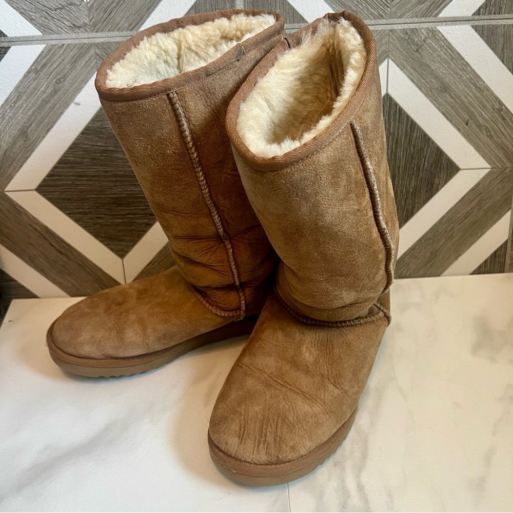 Ugg Australia classic tall boot chestnut size 7